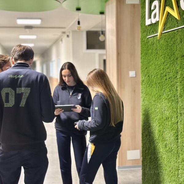 LA SALLE. BACHILLERATO: UNA ETAPA PARA… SER +, SABER + Y SABER HACER +